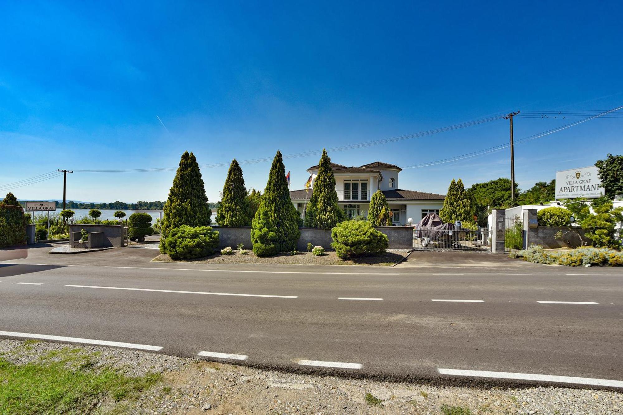 Apartments Villa Graf Smederevo Buitenkant foto