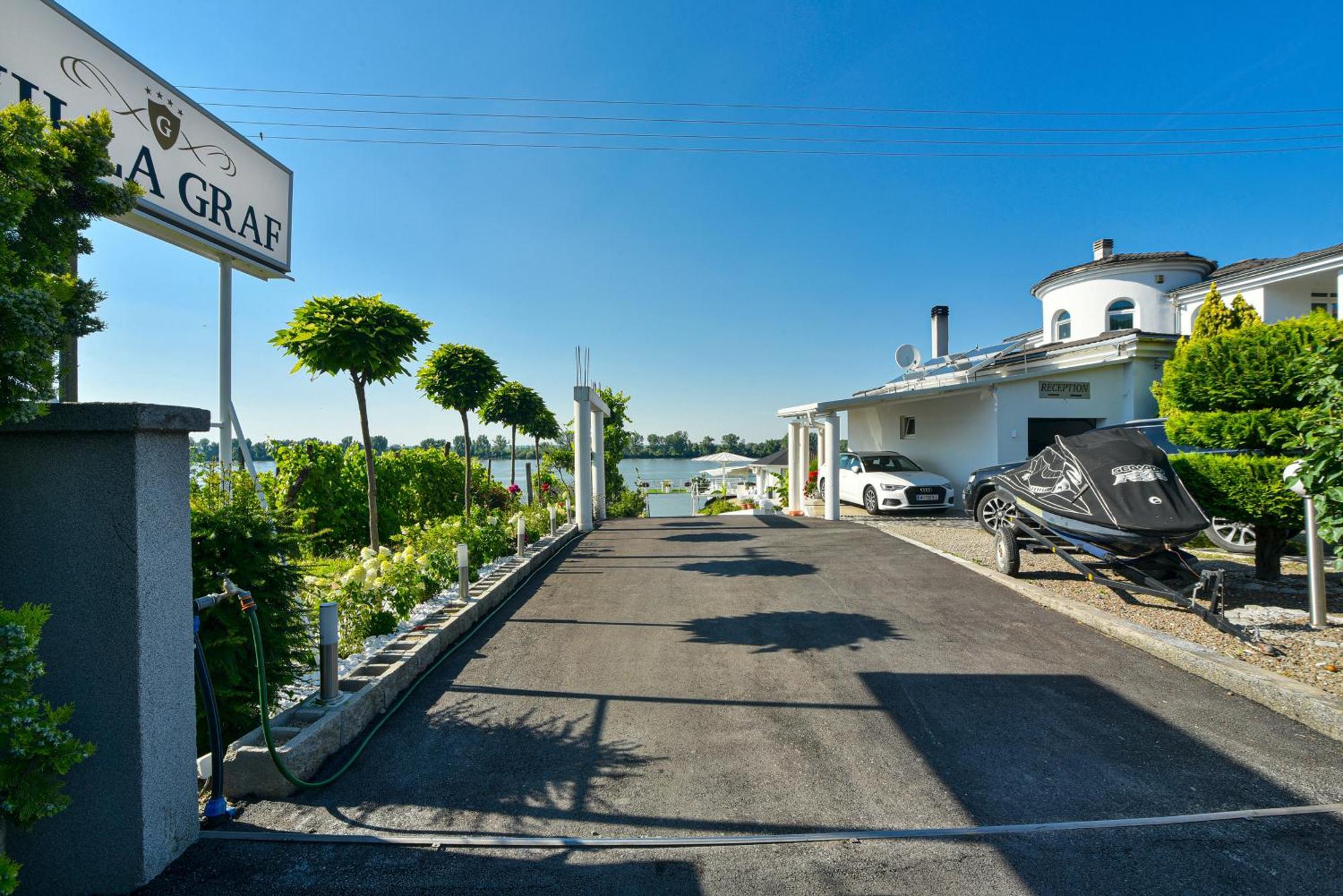 Apartments Villa Graf Smederevo Buitenkant foto