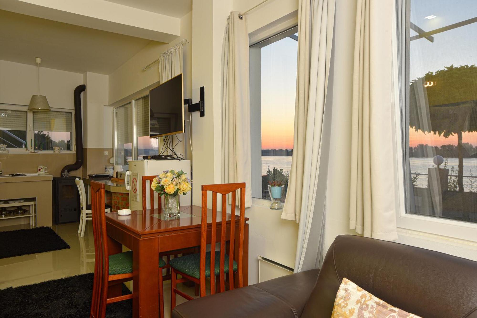 Apartments Villa Graf Smederevo Buitenkant foto